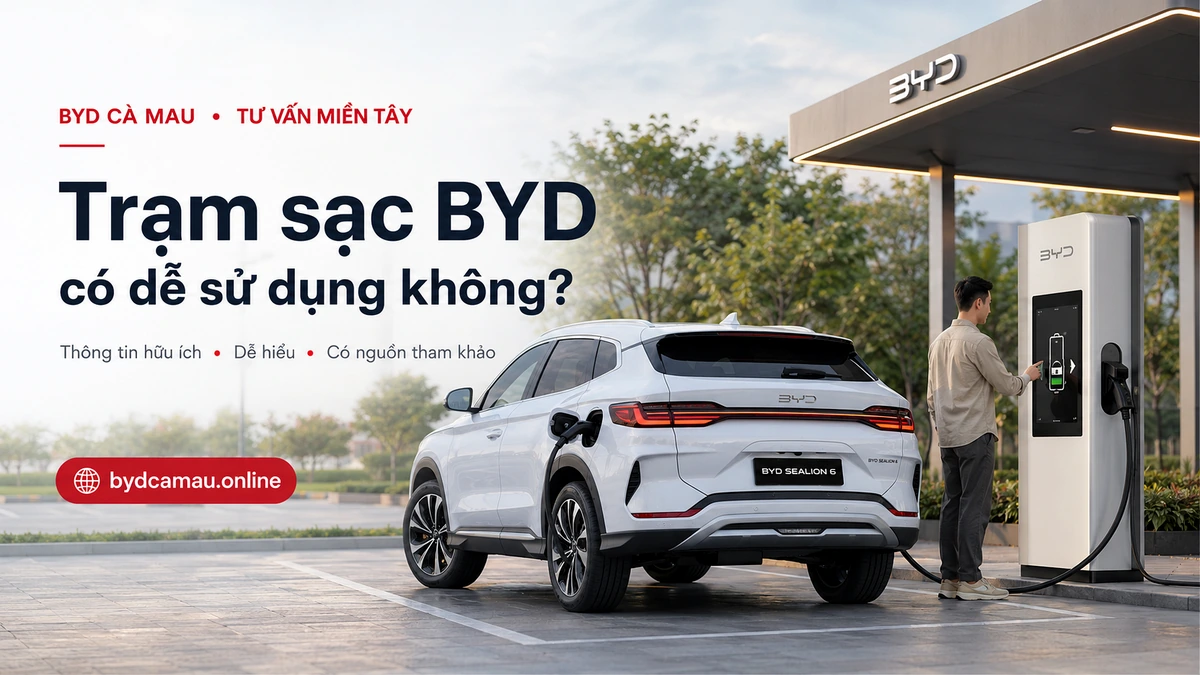 Khách hàng thao tác tại trạm sạc xe BYD